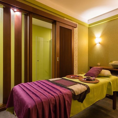 Primoretz Grand Hotel & Spa Burgas Exteriör bild A massage bed