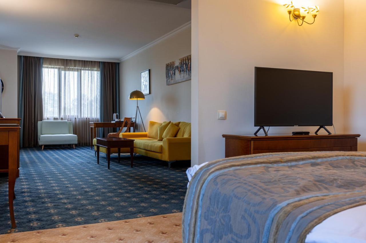 Primoretz Grand Hotel & Spa Burgas Exteriör bild Suite