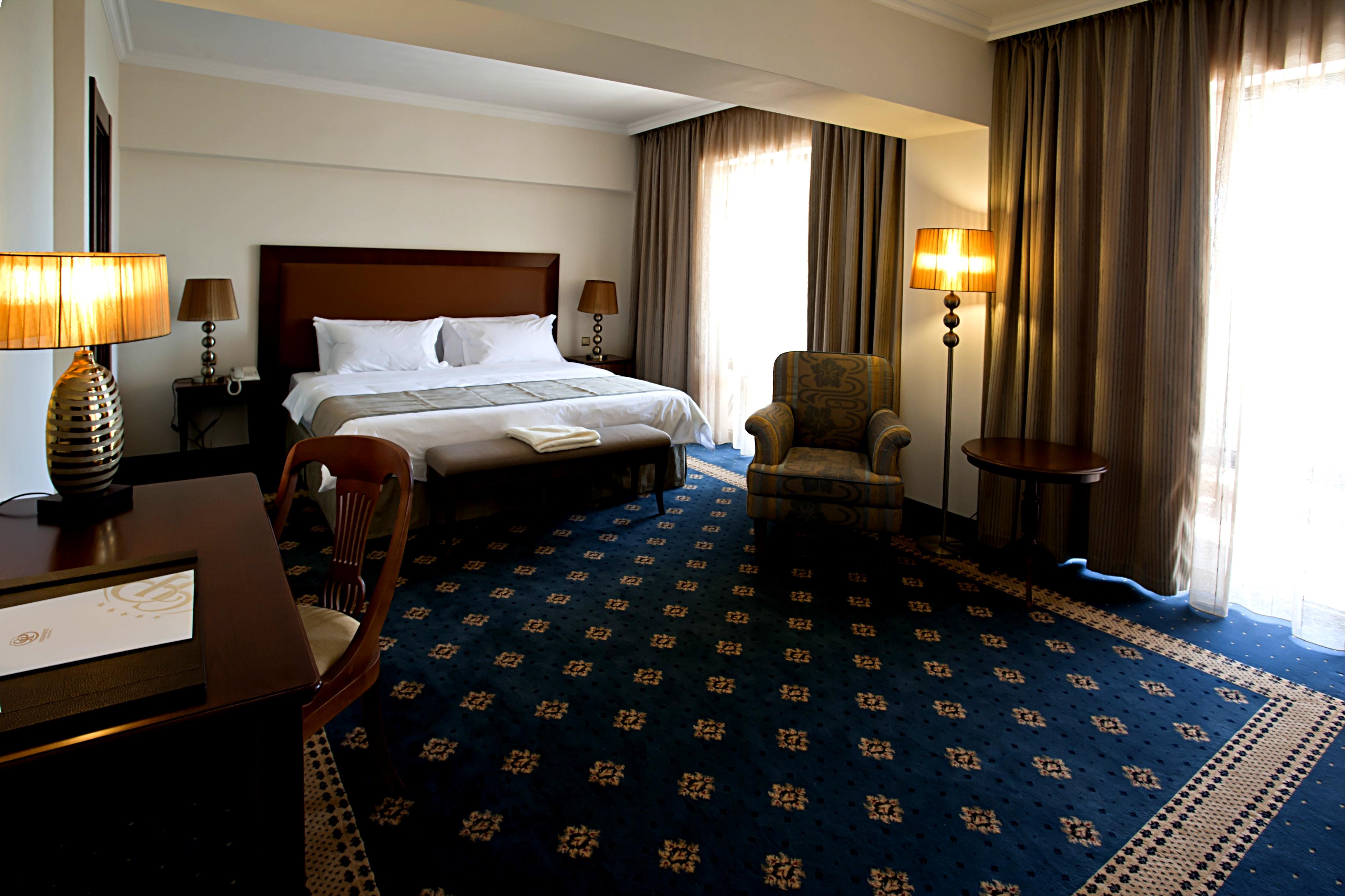 Primoretz Grand Hotel & Spa Burgas Exteriör bild A room at the hotel
