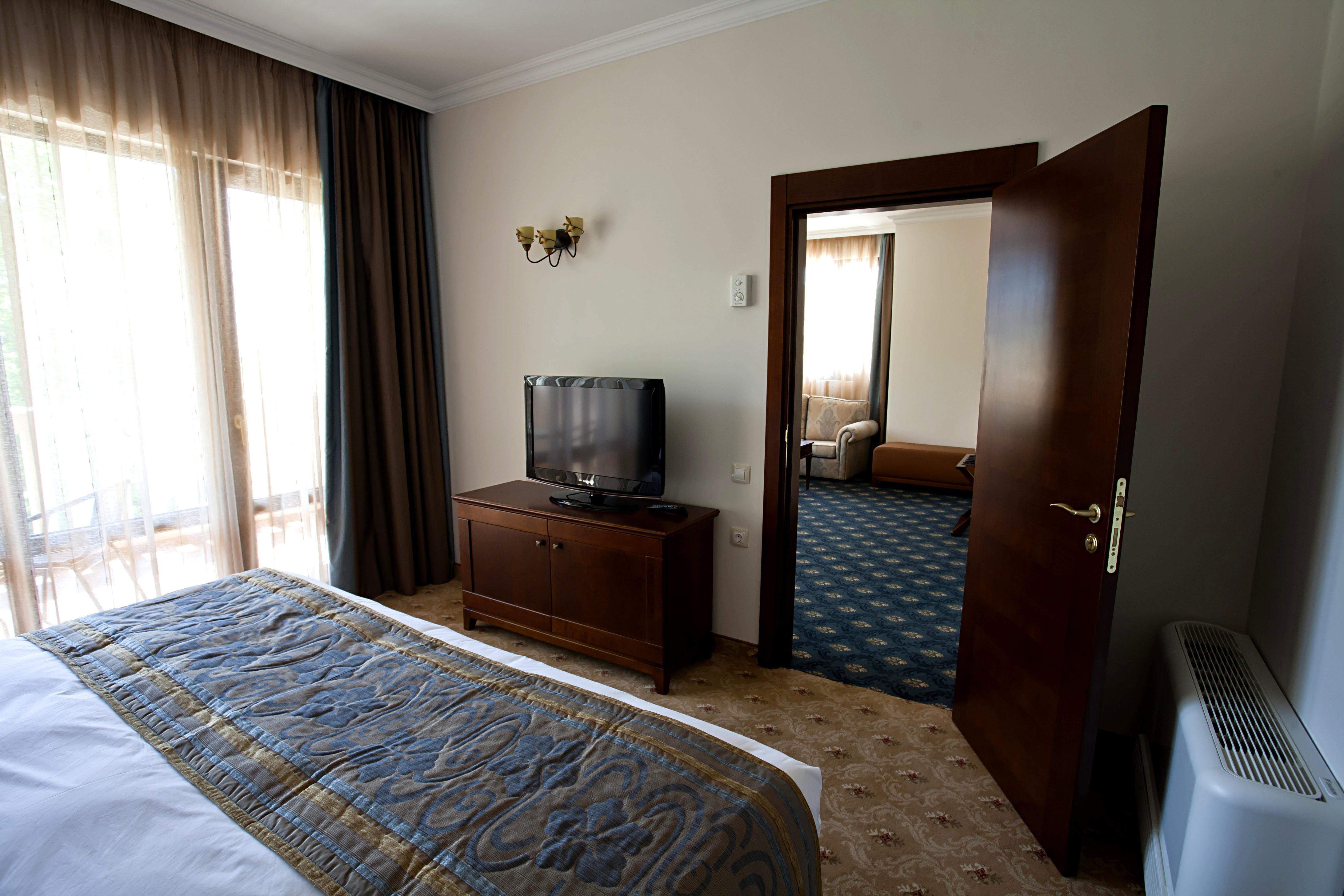 Primoretz Grand Hotel & Spa Burgas Exteriör bild A room at the hotel