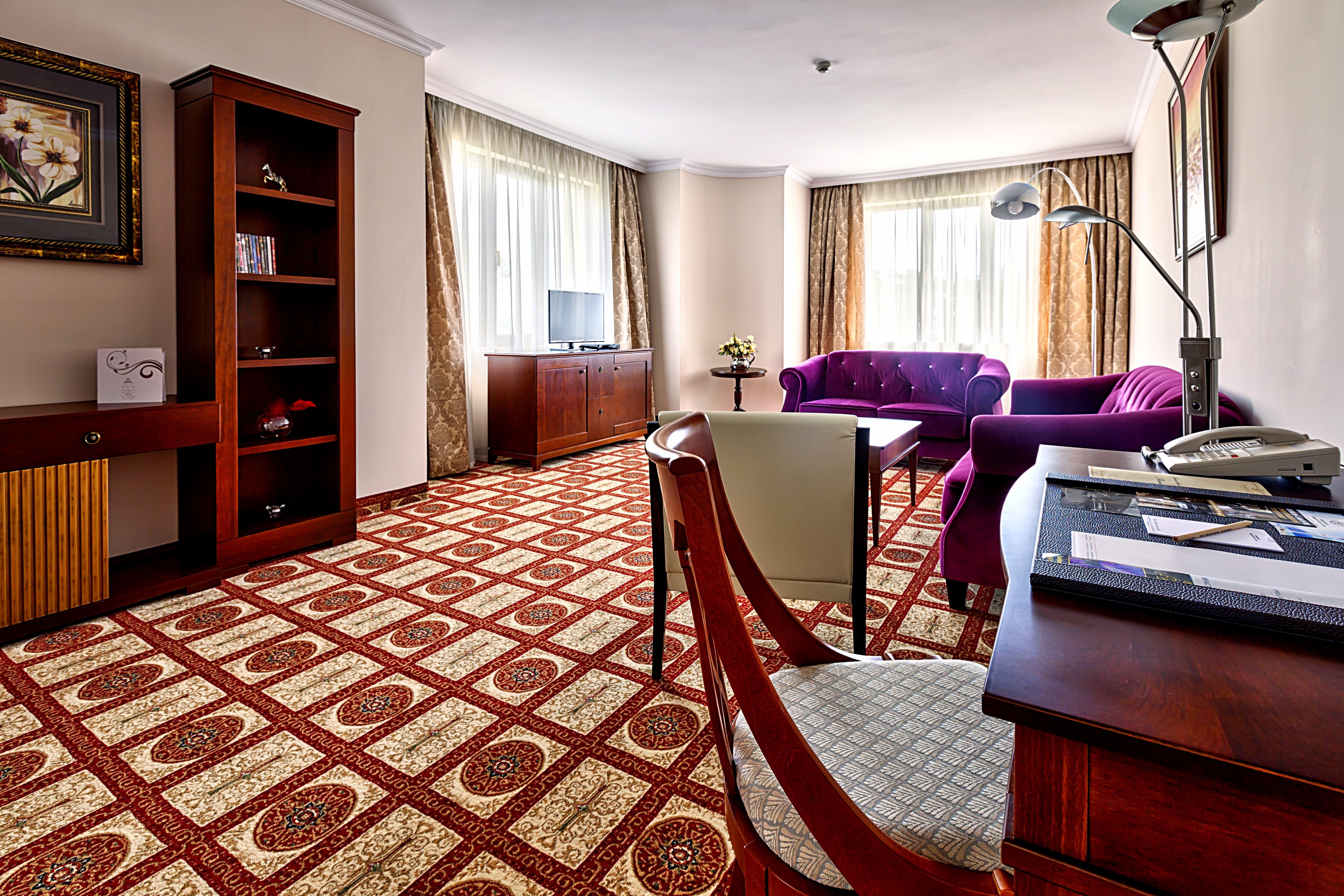Primoretz Grand Hotel & Spa Burgas Exteriör bild A suite at the Radisson Blu Royal