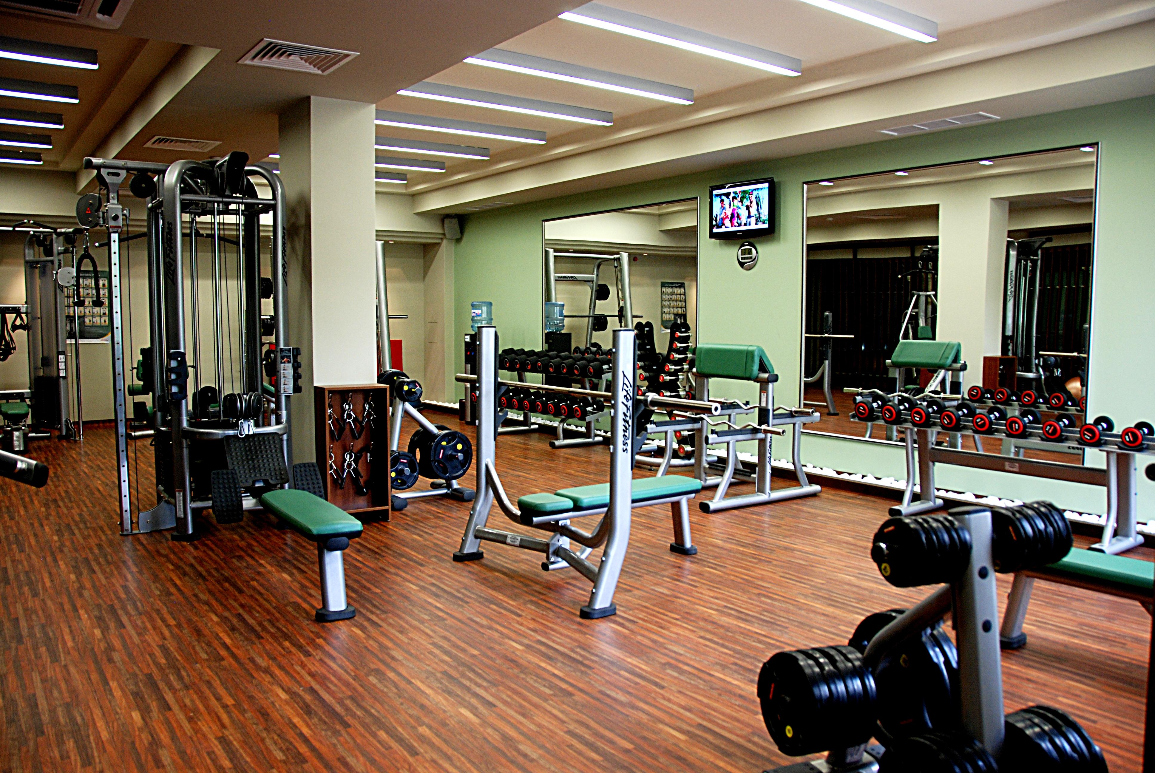 Primoretz Grand Hotel & Spa Burgas Exteriör bild A gym in a hotel