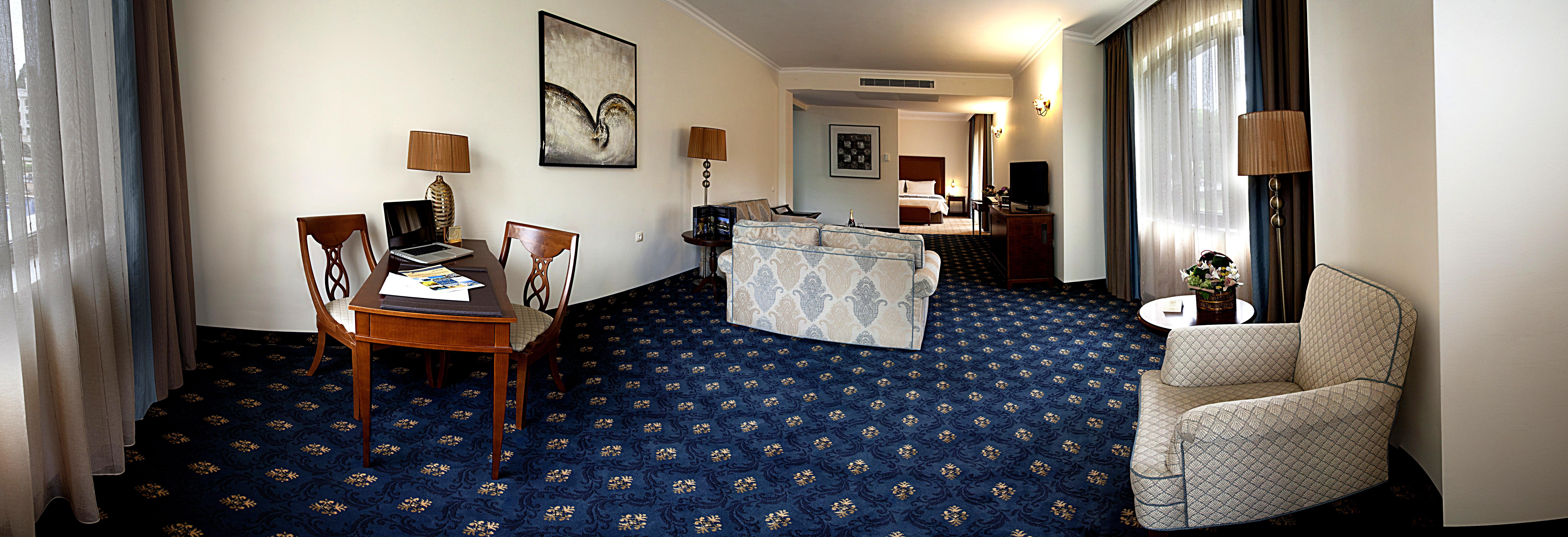 Primoretz Grand Hotel & Spa Burgas Exteriör bild A suite at the Hotel